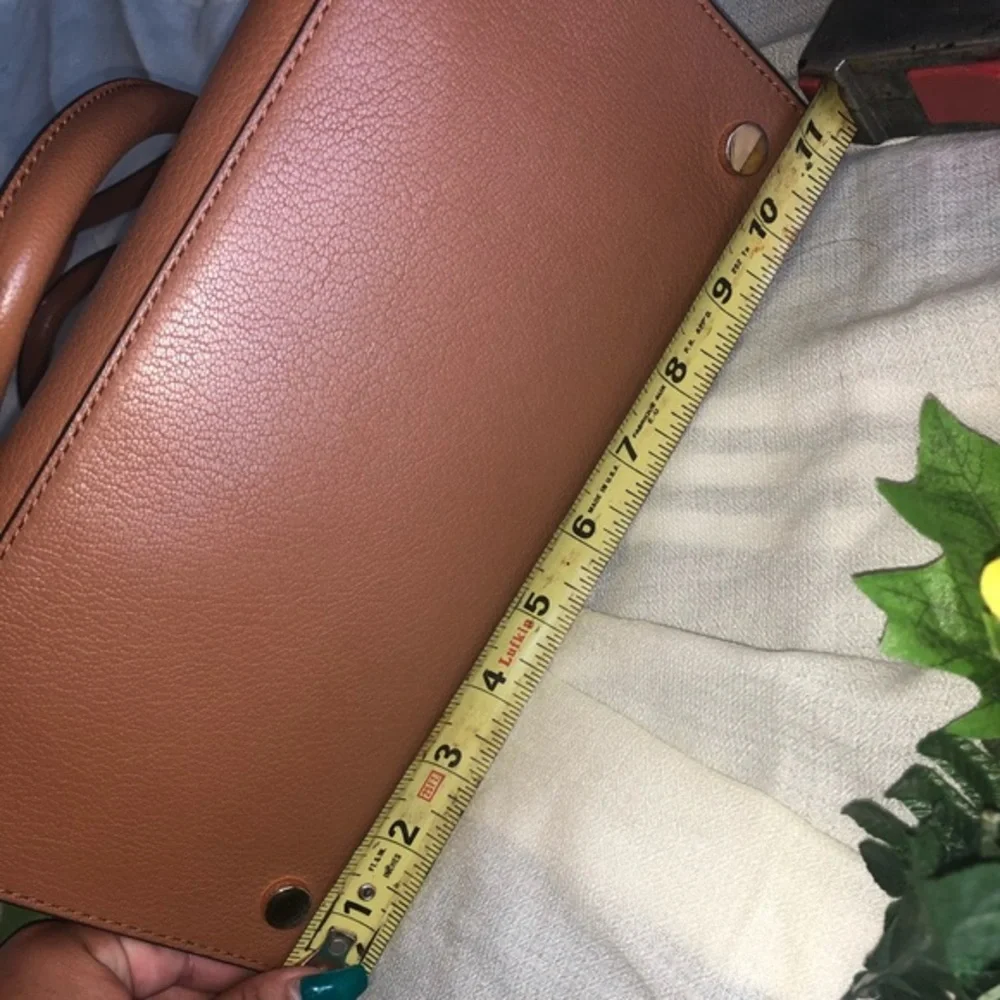 MK Hamilton Medium Handbag - Picture 8 of 13